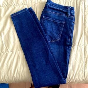 Dark wash skinny jeans size 2 in women’s